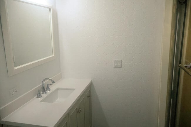 Building Photo - 14750 SW 156th Ave