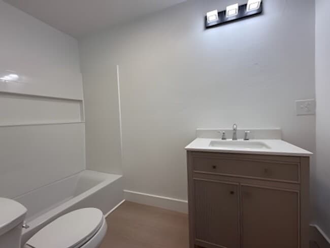 Building Photo - 16 Panorama Dr