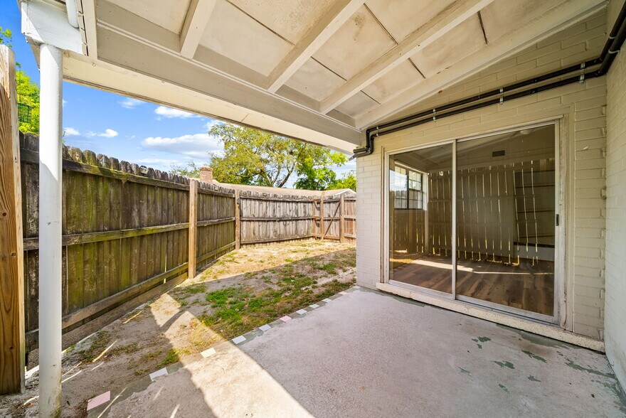 Building Photo - 1211 Friendship Ave