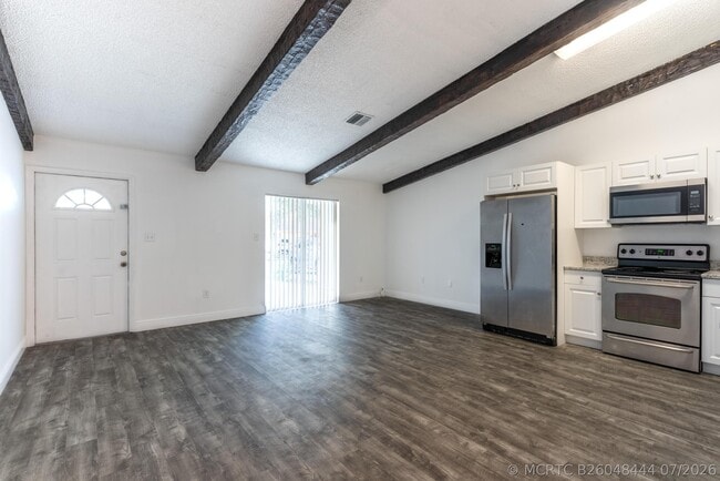 Building Photo - 5847 S 37th St