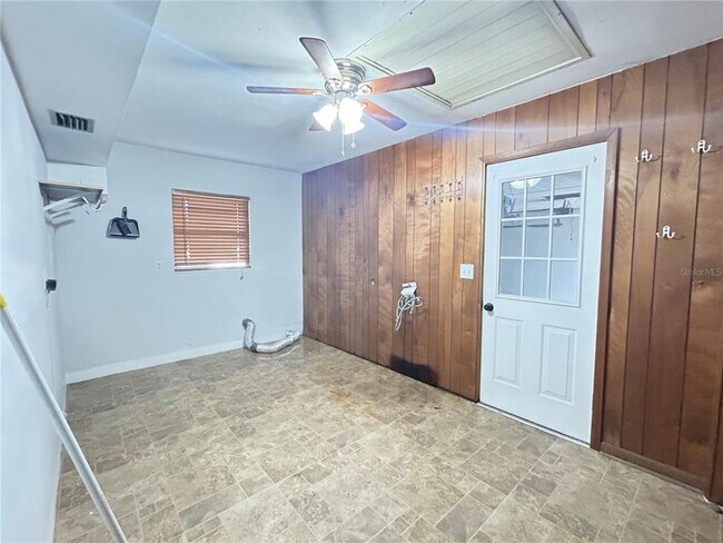 Building Photo - 1241 N Lake Elbert Dr NE