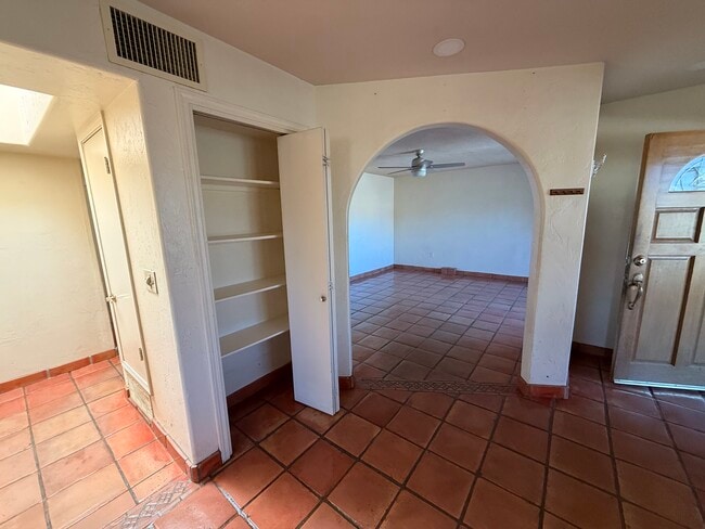 Building Photo - 3452 E Willard St