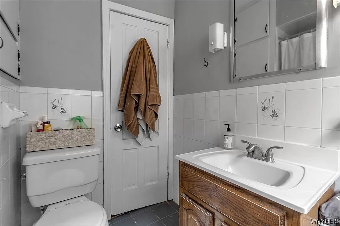 Building Photo - 175 Saint James Pl