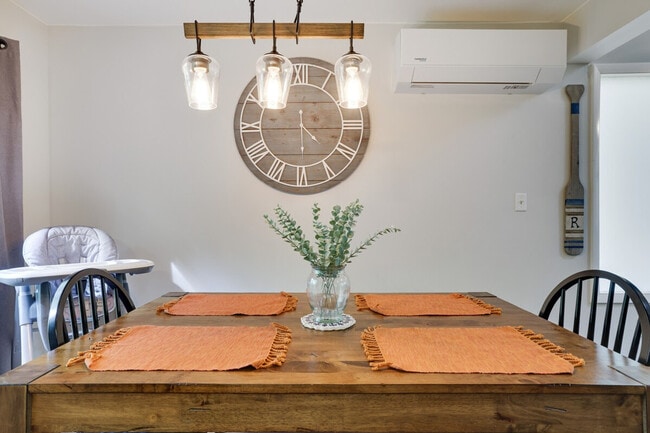 Building Photo - 141 Tommy's Ln