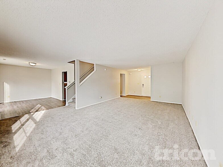 Building Photo - 5970 Draycott Dr