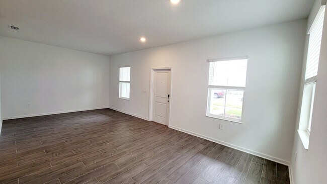Building Photo - 6061 Blissful St