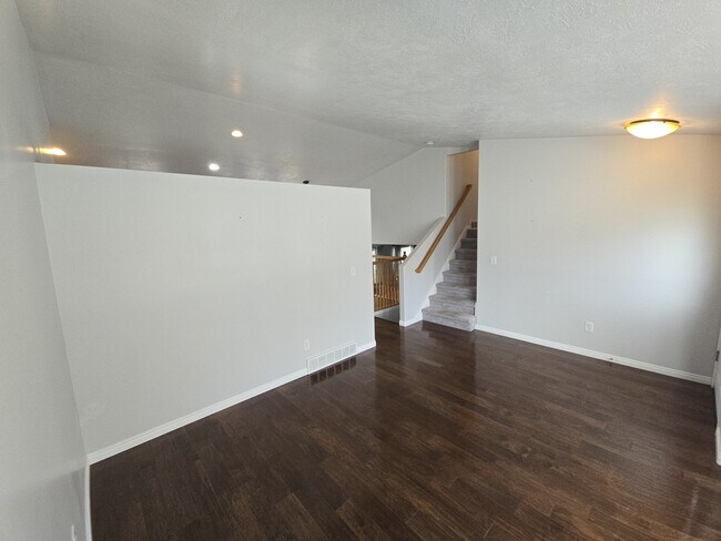 Building Photo - 1361 N 325 E