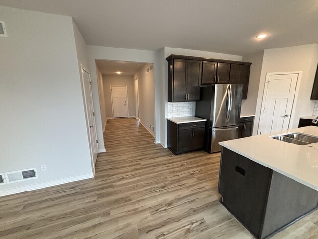 Building Photo - 549 Calvin Ln