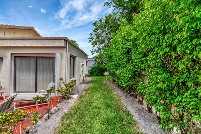Building Photo - 5760 Piping Rock Dr
