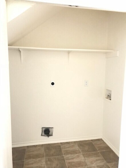 Building Photo - 4405 Abigail Dr