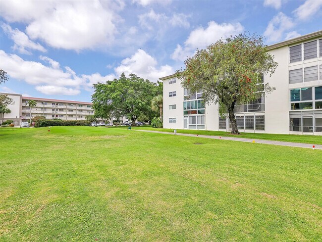 Building Photo - 3405 Bimini Ln