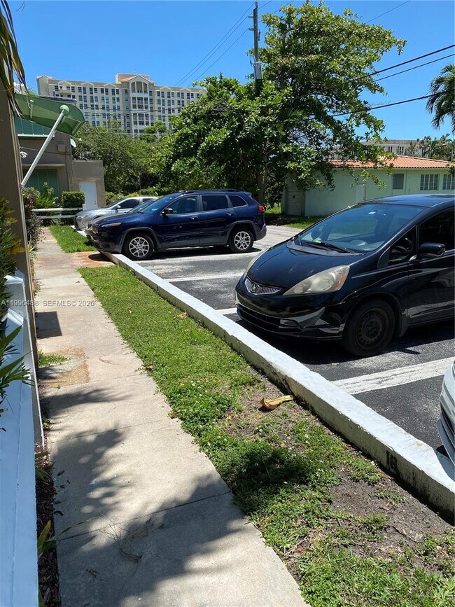 Building Photo - 40 Almeria Ave