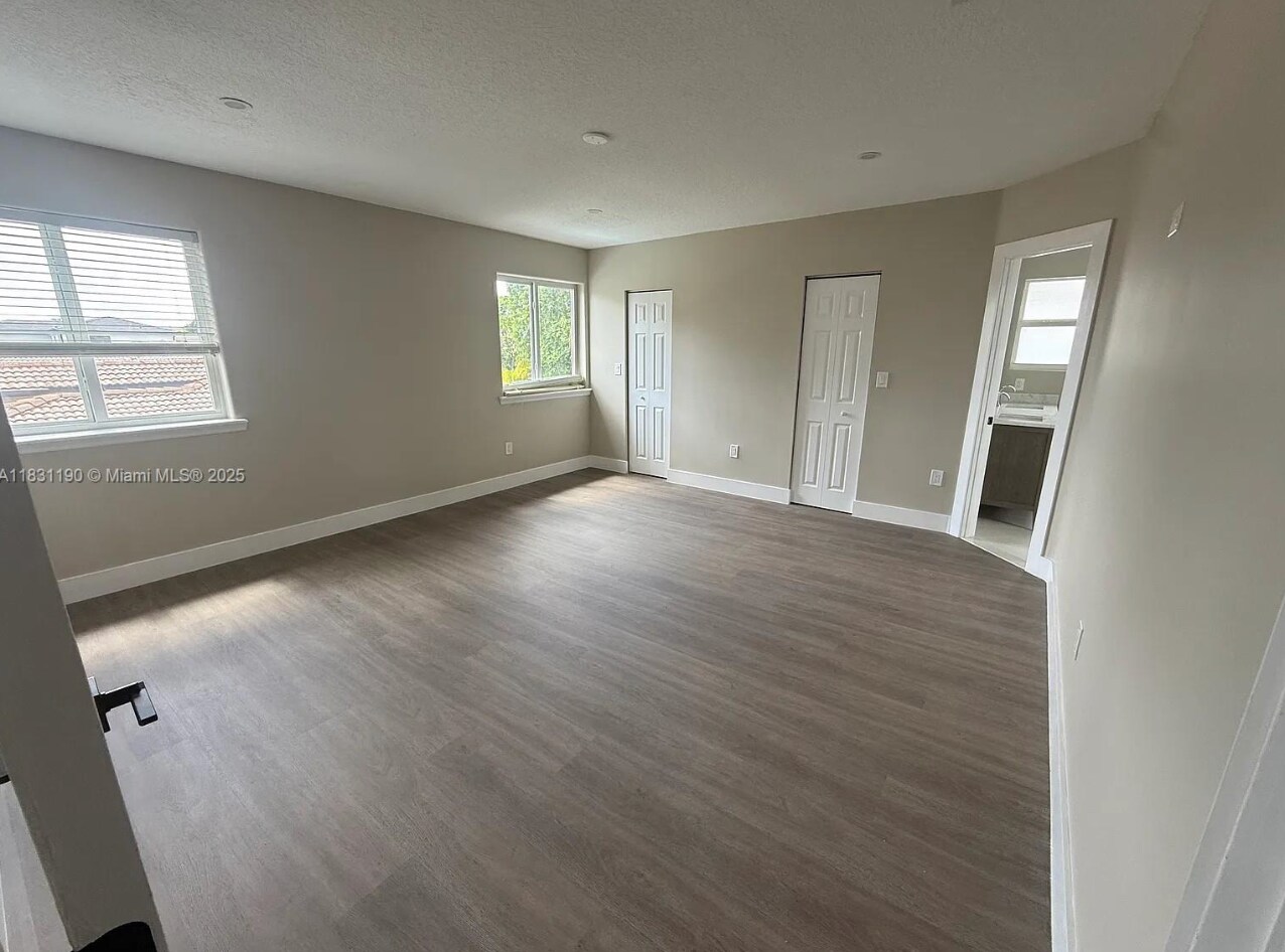 Building Photo - 12427 SW 121st Ave