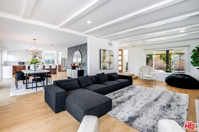 Building Photo - 6426 Ellenview Ave