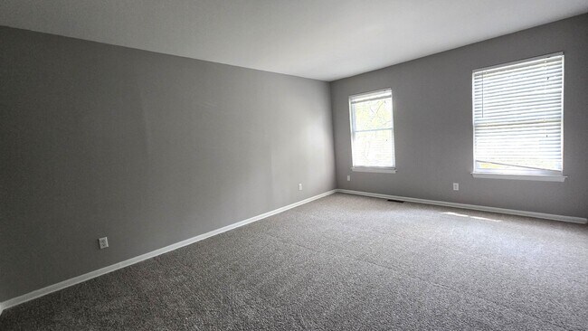 Building Photo - 103 Chaucer Rd