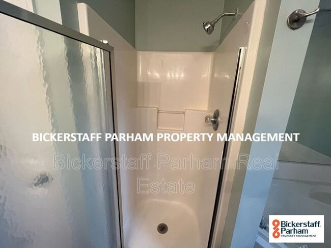 Building Photo - 6226 Bayberry Dr