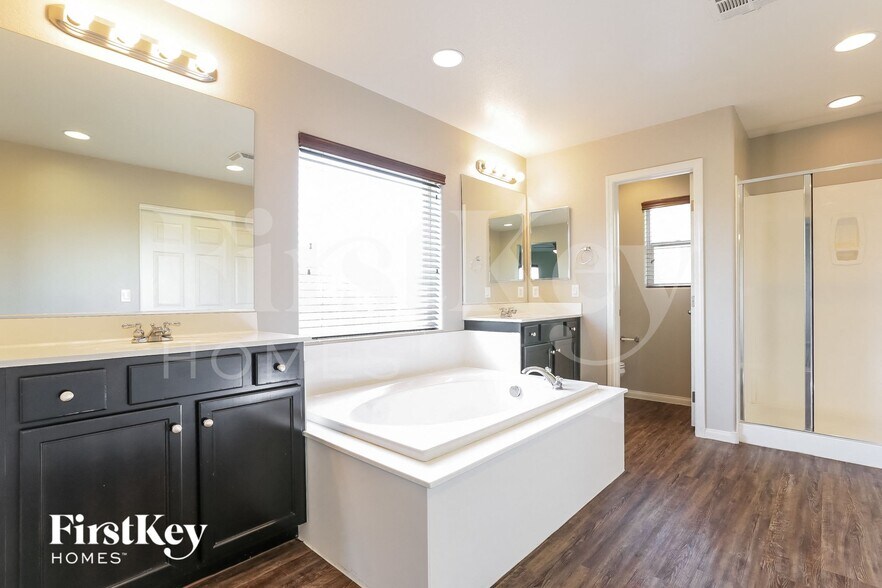 Building Photo - 8048 Carr Valley St