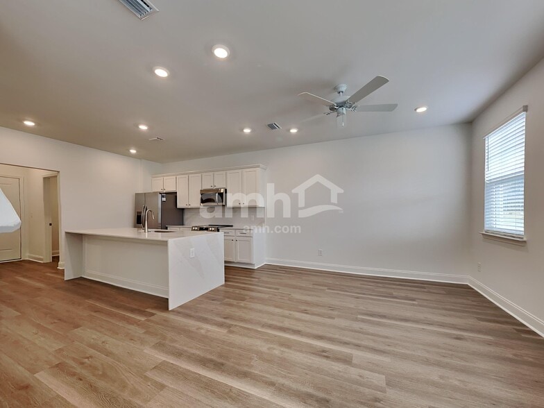 Building Photo - 108 Slice Dr