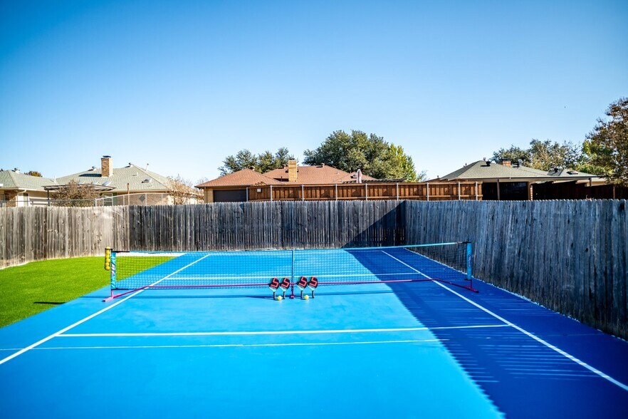 Building Photo - 3706 Bishop Hill Dr