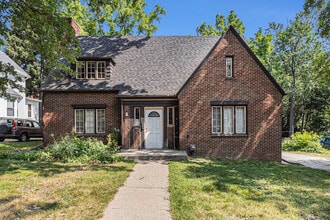 Building Photo - 608 W Washington-4