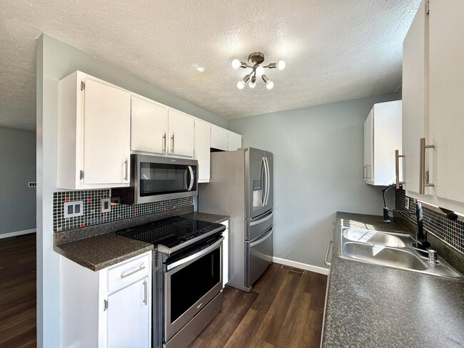 Building Photo - 275 Stone Dam Rd