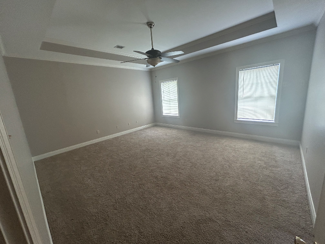 Building Photo - 205 N Rushmore Ln