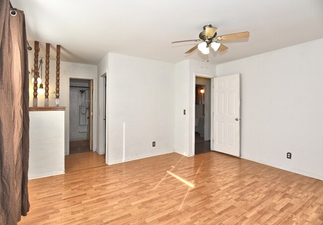 Building Photo - 2208 W Memphis St