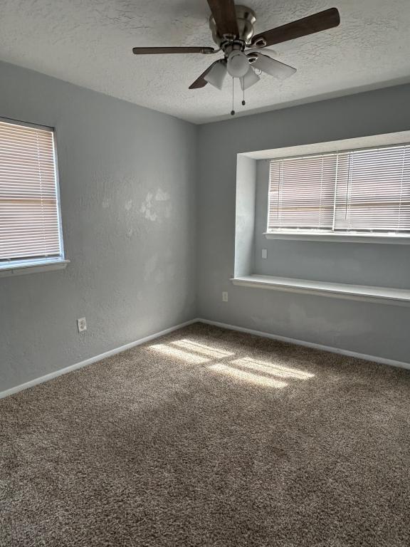 Building Photo - 4603 SW H Ave