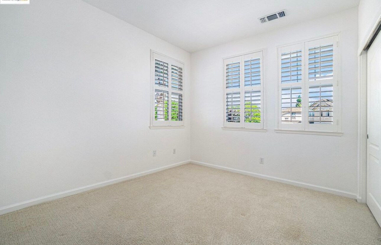 Building Photo - 722 Bentley Ct