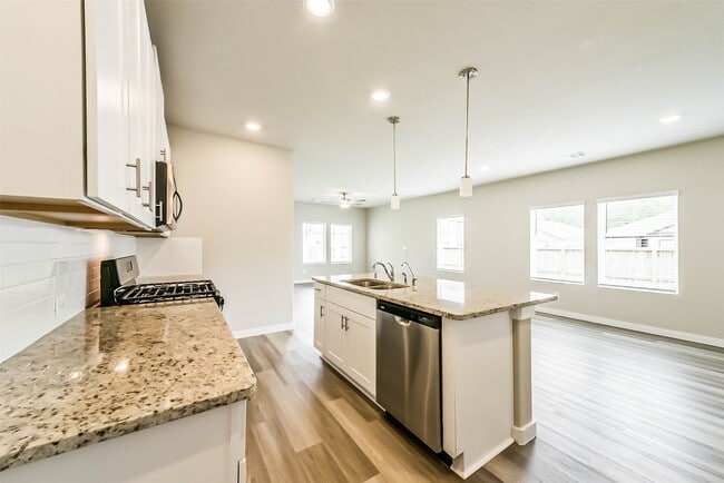 Building Photo - 18602 Etta Pnes Cir