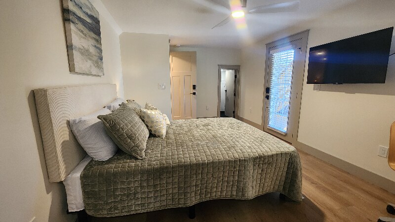 Building Photo - 1704 S Forest Dr