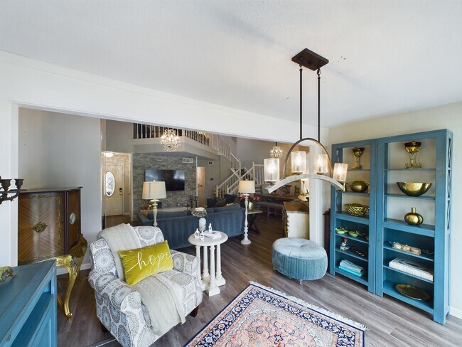 Building Photo - 9400 Doliver Dr