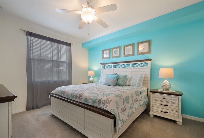 Main bedroom, King Bed - 17006 Vardon Ter