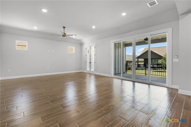 Building Photo - 1447 Dancing Oak Ln