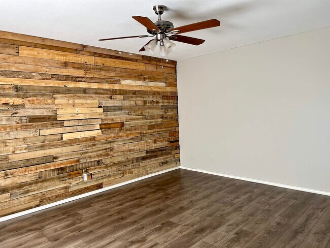 Building Photo - 17413 College Port Dr