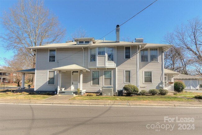 Building Photo - 807-809 W Franklin St