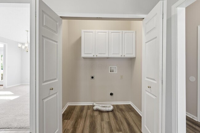 Building Photo - 6498 Ringsend Ct
