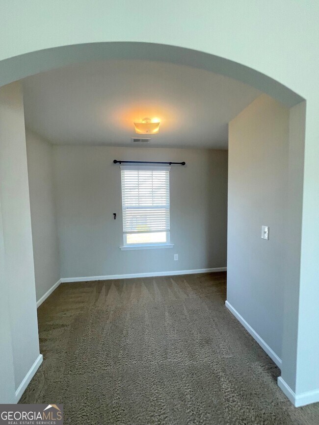 Building Photo - 149 High Point Way