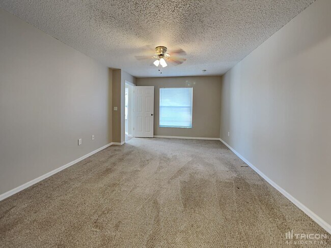 Building Photo - 4173 Oasis Avenue Spring Hill FL