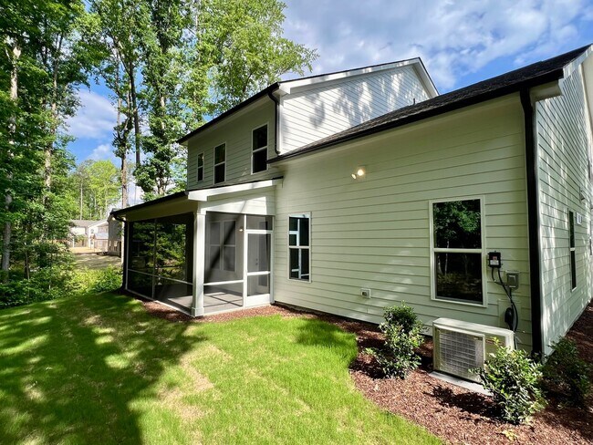 Building Photo - 2429 Vetrina Wy