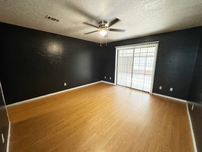 Building Photo - 1011 Gene Dr