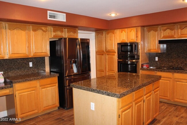 Building Photo - 402 N Rita Ln