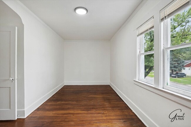 Building Photo - $1,350/month - 3 Bed 1 Bath