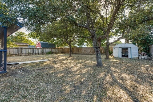 Building Photo - 2214 Winchester Dr