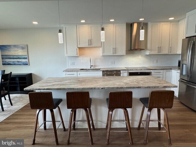 Building Photo - 1 President Point Dr