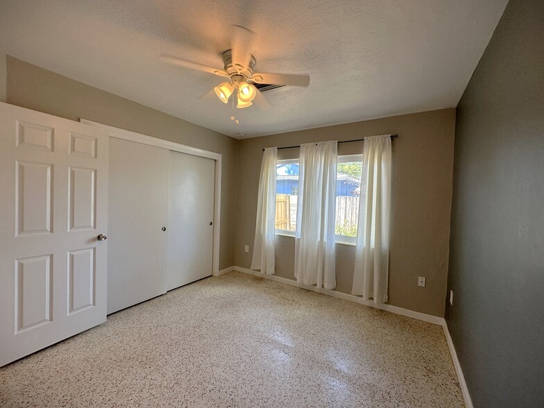 Building Photo - 2275 Hawthorne St