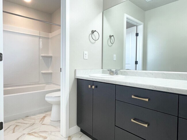 Building Photo - Modern Herriman Home at Big Bend Park!