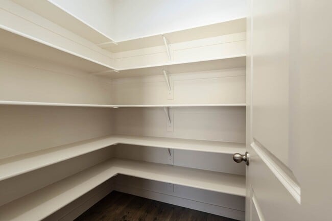 Building Photo - **Charming Rental Home in Highly Desirable...