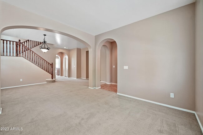 Building Photo - 1165 E Gail Dr