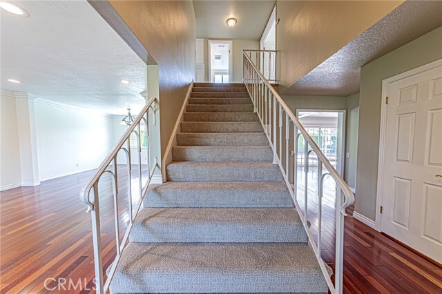 Building Photo - 670 S Oakhaven Ave